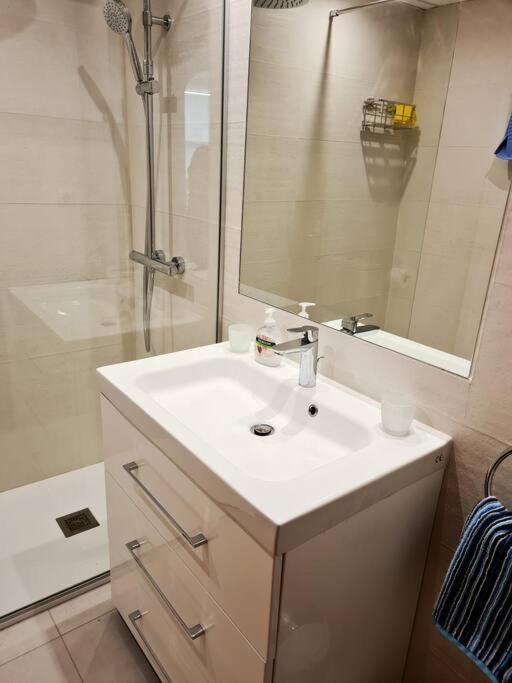 Estepona Port Beachside Apartment - Marina Bay 外观 照片
