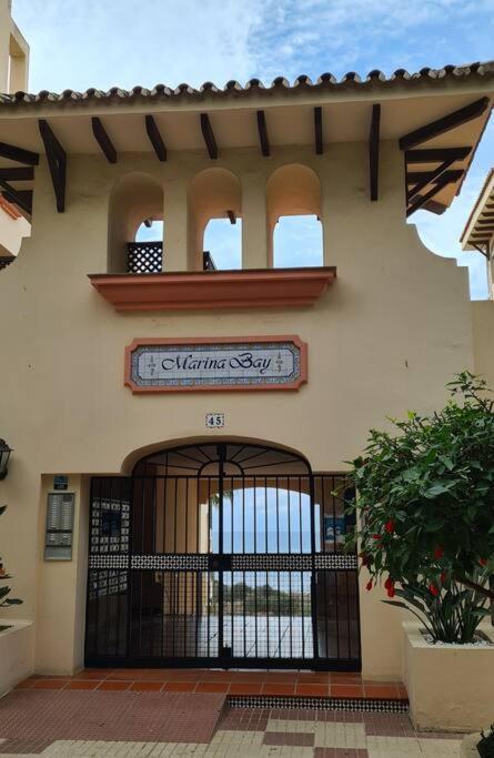Estepona Port Beachside Apartment - Marina Bay 外观 照片